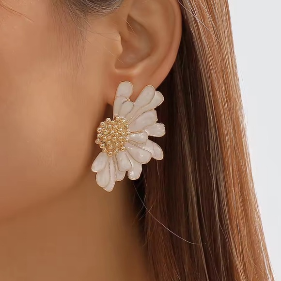 Jewelry - Boho Gold & White Flower Stud Earrings Bold Summer Statement Jewelry